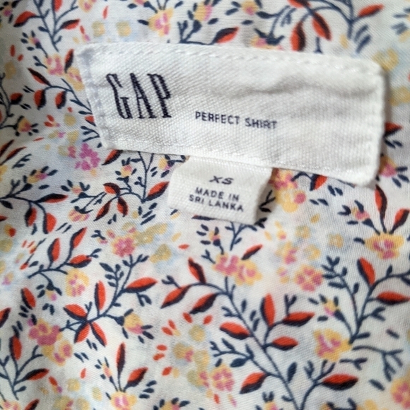 GAP Perfect Shirt V-Neck Button Down Cotton Floral Print Pink Navy Red - sz XS - Picture 6 of 10